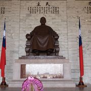 初代台湾総統の像