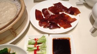 ハーフの北京ダックがあります