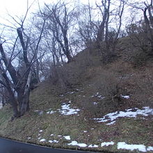 城跡としての雰囲気を感じられる場所も幾つか残されています