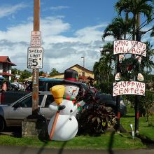 クリスマスの飾りつけをしています