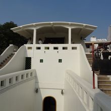 船の上の本堂、鐘