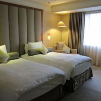 プレミアツイン。白を基調として明るい。