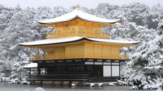 2010大晦日吹雪の京都　雪化粧の金閣寺は見てみたい♪