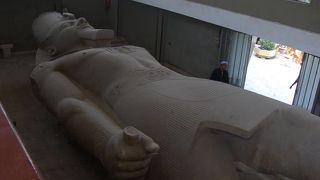 メンフィス博物館-美しく巨大、ミステリアスなラムセス像