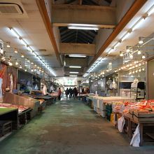 人が途切れたときに撮影しました。