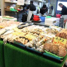 この魚屋で結構買いました。