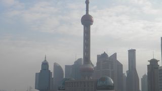 近代的な姿のタワー