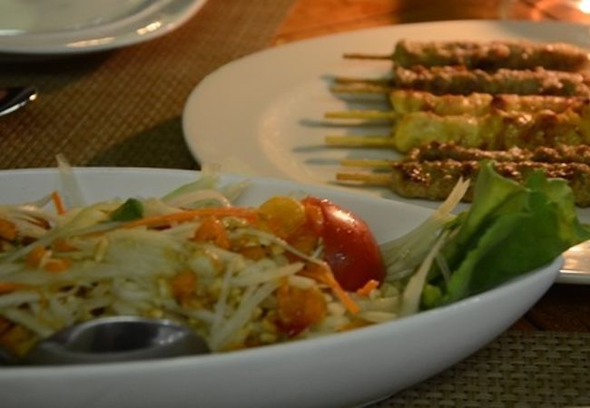 サラ タイ レストラン