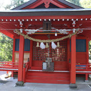 小さな神社ですが、800年の歴史がある