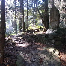 城跡へ至る登山道の様子