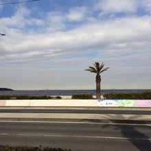 施設前からみた風景。