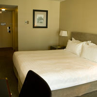 広々してますが、シングルが2個付けてある状態