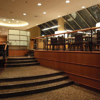 ロビー。右手はレストラン