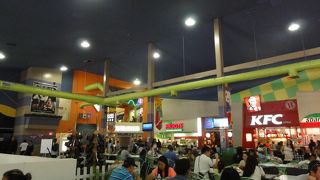 けっこう色んなお店がある