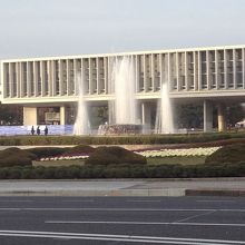 噴水が印象的です。