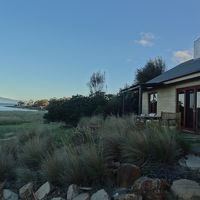 レンガ造りの可愛らしいコテージに宿泊します。