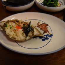 甲羅にご飯を入れるて。