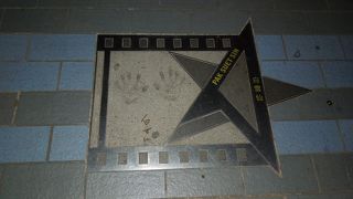 ブルース・リーの銅像