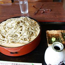 太めの十割らしい蕎麦です