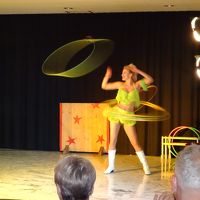 ロビーでマジックショーをやっていました。