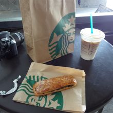 歩き疲れたらスタバで休憩を