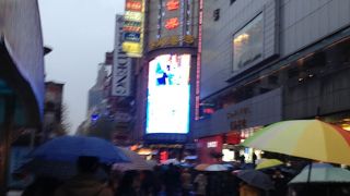 様々な人が話し掛けてくる