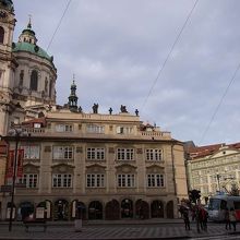 マラーストラナ広場のもの。