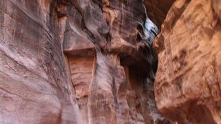 冬のペトラ…シークの岩肌を美しく撮るには午前・午後のどちらがベスト？