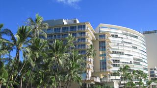 振り向けばそこにカイマナヒラが見える