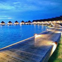 桟橋からヴィラを望む