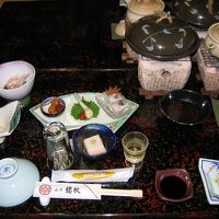 この後、まだまだ料理が運ばれてきます。