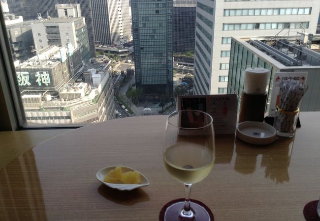 大阪市内を一望しながらシャンパンを！