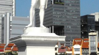 今のシンガポールがあるのは、この人のおかげ！？