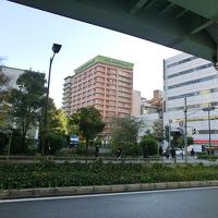 幹線通りから少し離れたところにあるので静か。