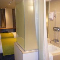 ツインのお部屋とバスルーム