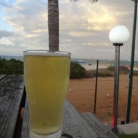 バーからビーチの眺め