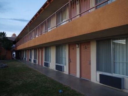 デイズ イン & スイーツ パームデール / ランカスター 写真