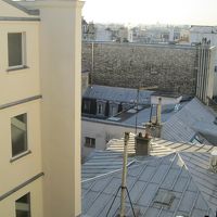 窓からの眺め、中庭側