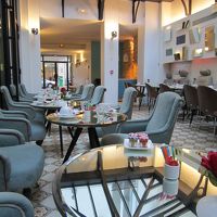 朝食場所、ロビー横にあります