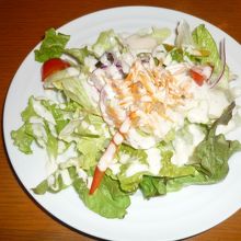 前菜のサラダです。