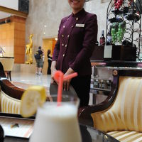 特注のバナナラッシーを作ってもらう