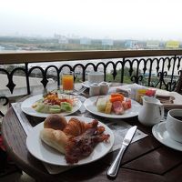 朝食は 6:00〜10:00 