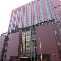 建物が大きくてフレームに入りきりませんでした