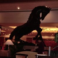 ロビーの馬！