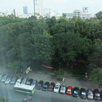 ホテルの前の公園