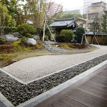 天興庵の石庭