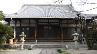 静かなたたずまいの順心寺