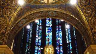 ビザンチン様式の煌びやかな大聖堂に大興奮！　