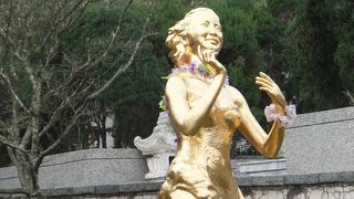 やって来ました。テレサを偲びます