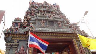 装飾品が綺麗で芸術的に価値があります。